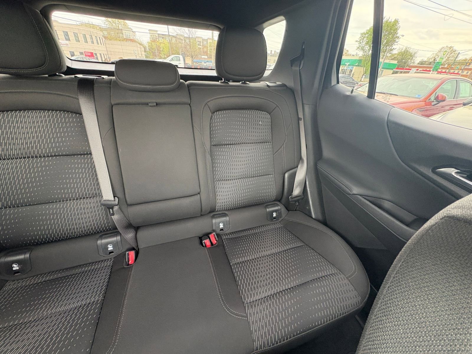 Used 2025 Chevrolet Equinox LT FWD image 37
