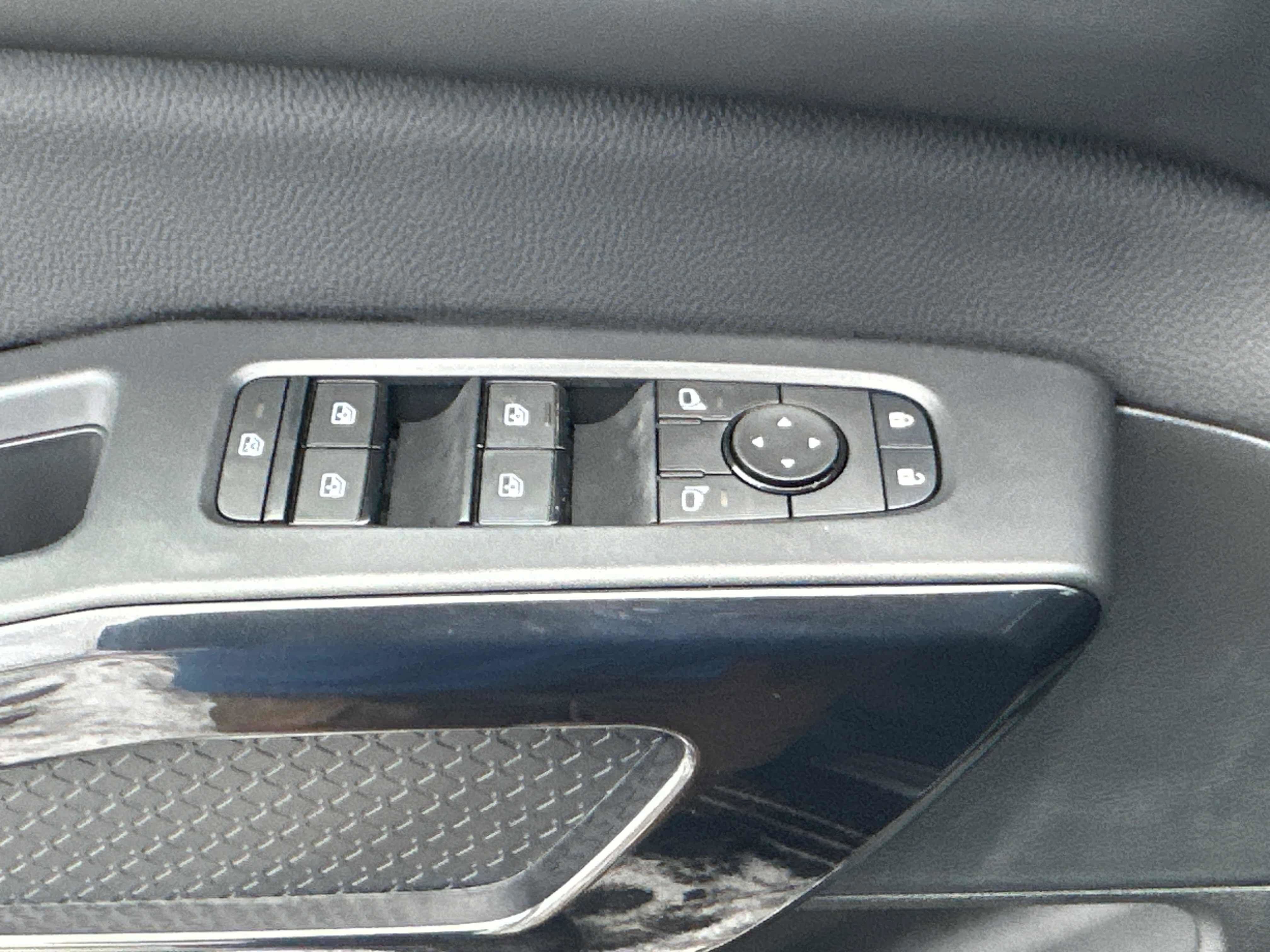 New 2026 Nissan Pathfinder SV image 21