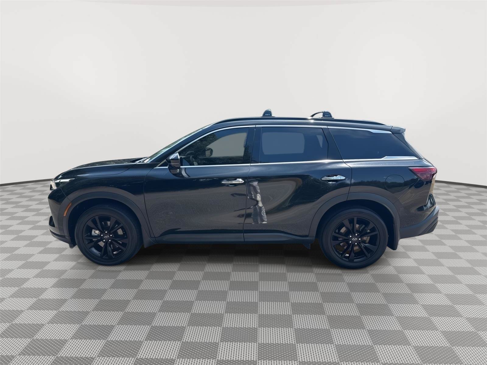 Used 2025 INFINITI QX60 Luxe w/ Black Edition FWD image 9