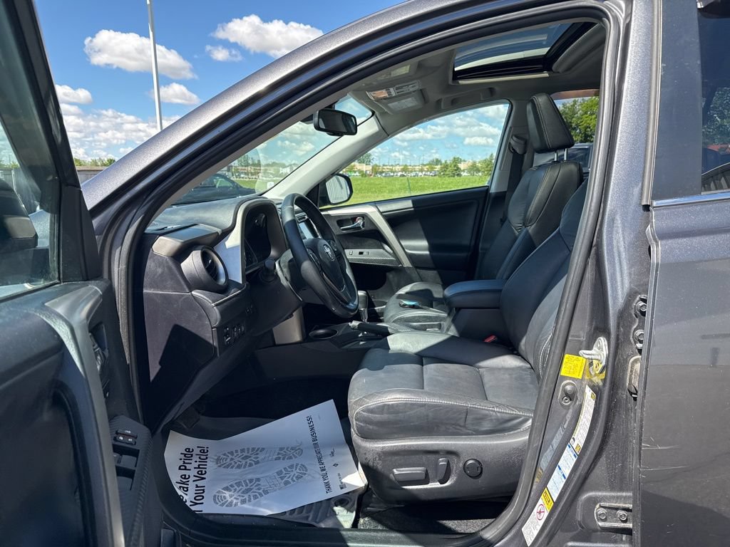 Used 2014 Toyota RAV4 Limited w/ Technology Package AWD/4WD image 31
