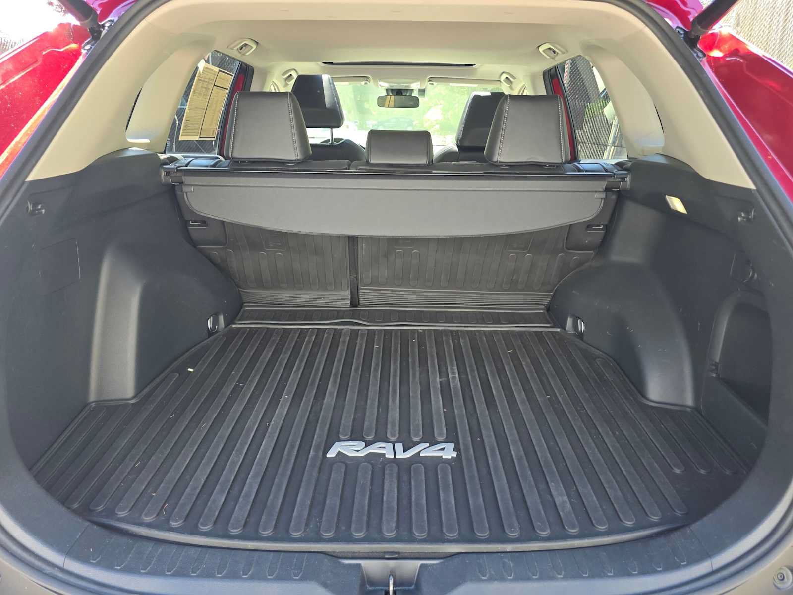 Used 2022 Toyota RAV4 XLE Premium AWD/4WD image 14