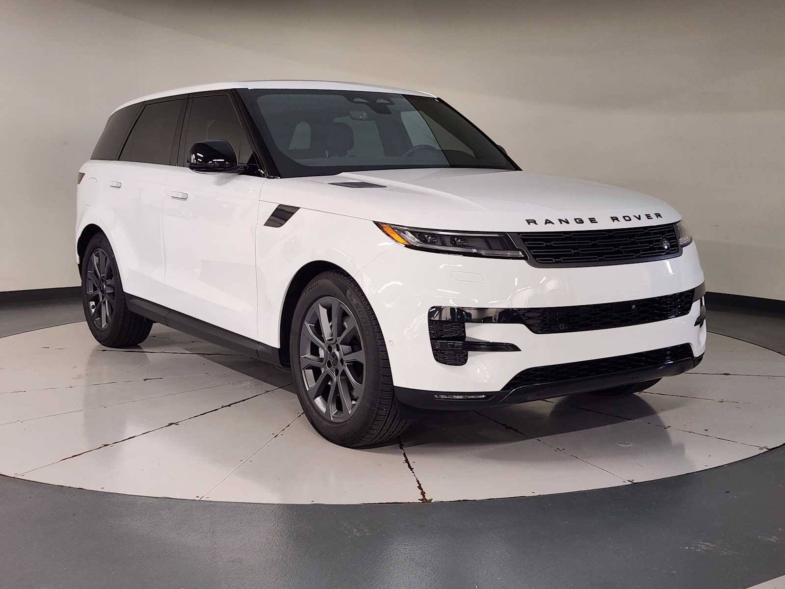 Used 2026 Land Rover Range Rover Sport SE AWD/4WD image 7
