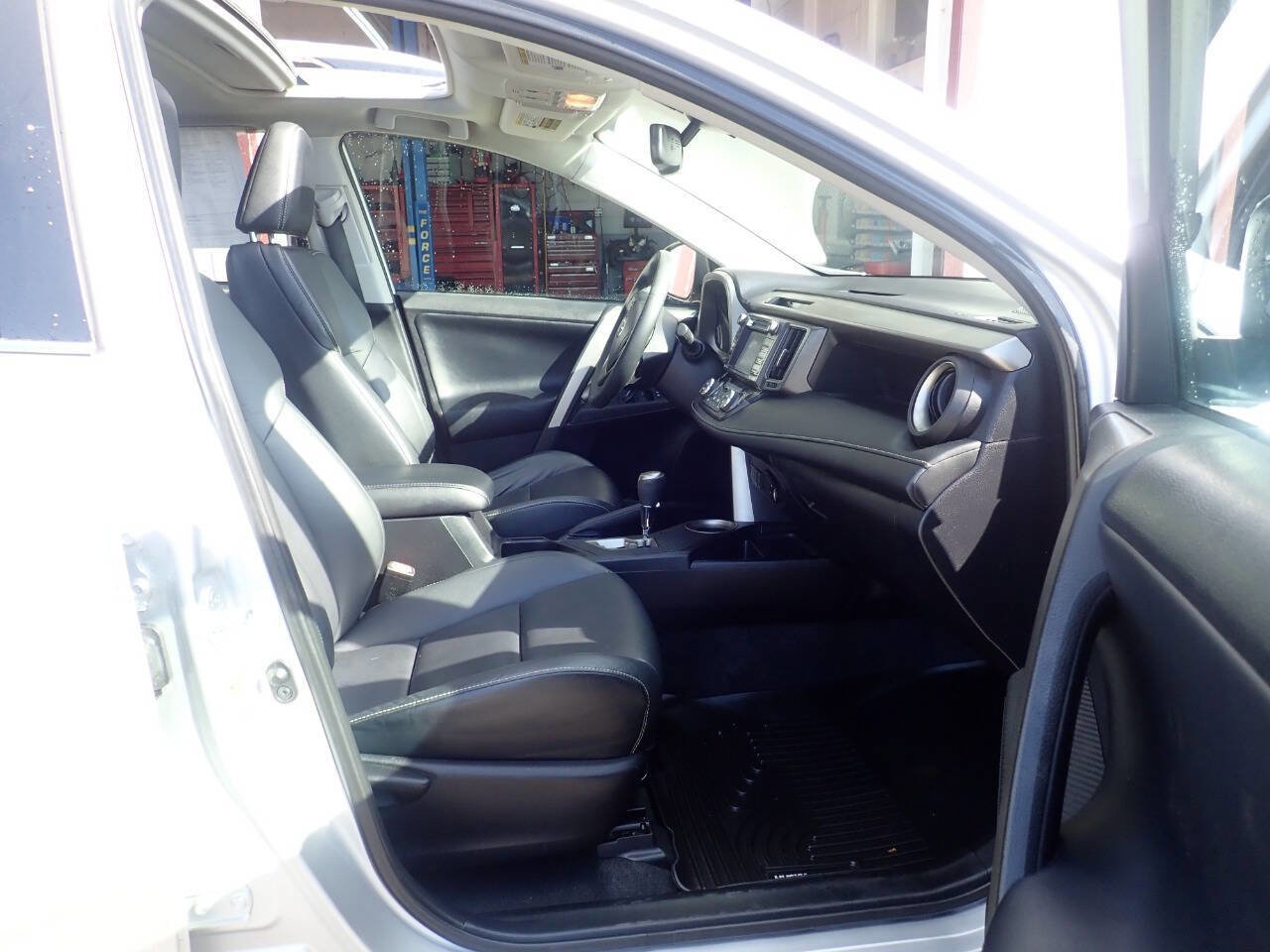 Used 2014 Toyota RAV4 Limited image 24