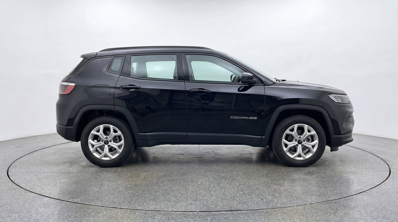 Used 2025 Jeep Compass Latitude AWD/4WD image 11