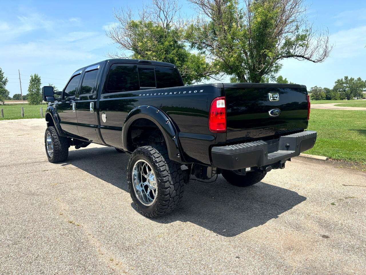 Used 2009 Ford F350 Harley-Davidson image 8