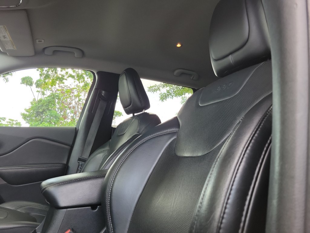 Used 2019 Jeep Cherokee Limited AWD/4WD image 30