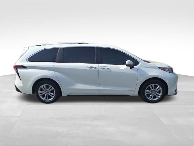 Used 2021 Toyota Sienna Platinum AWD/4WD image 8