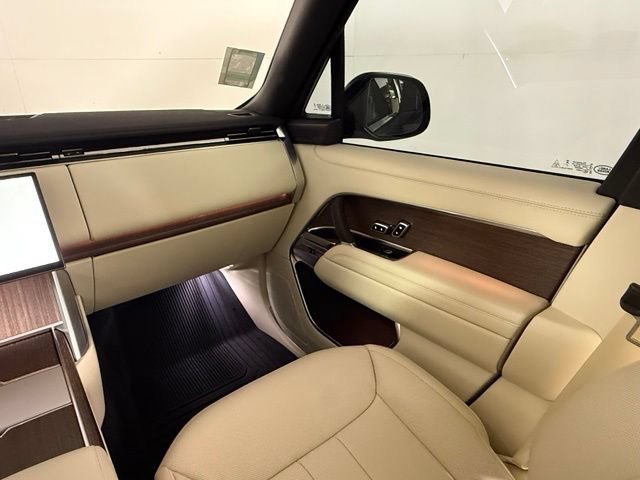 Used 2026 Land Rover Range Rover SE AWD/4WD image 19