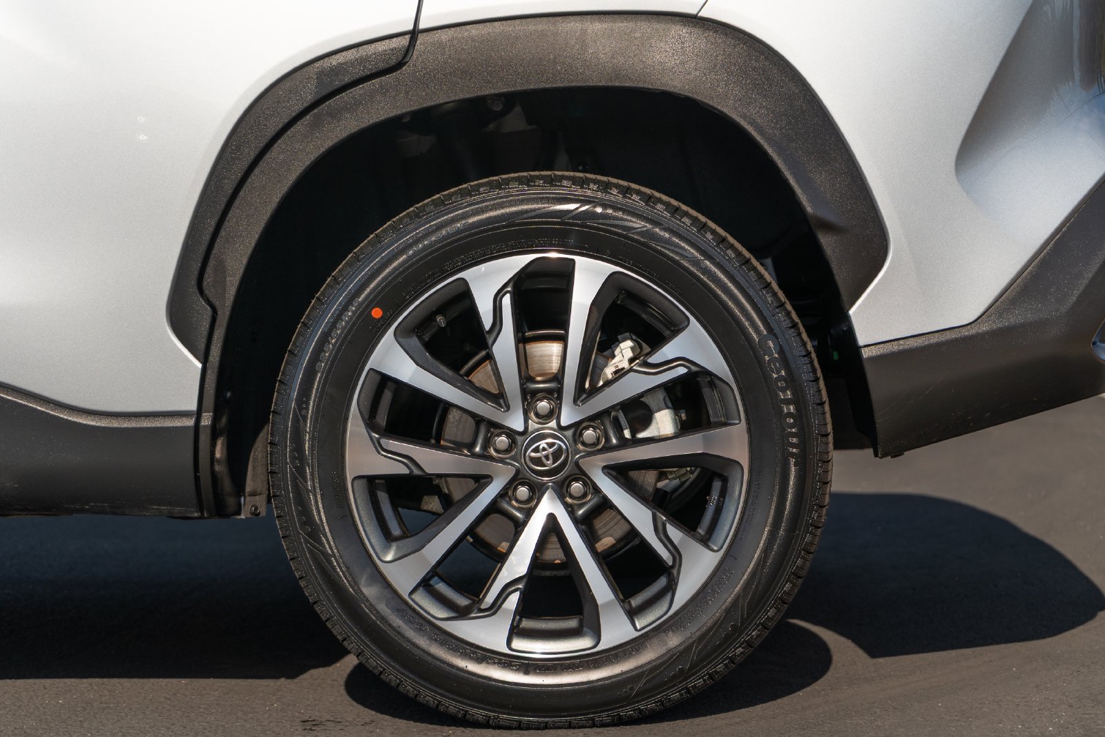 Certified 2025 Toyota Corolla Cross XLE FWD image 7