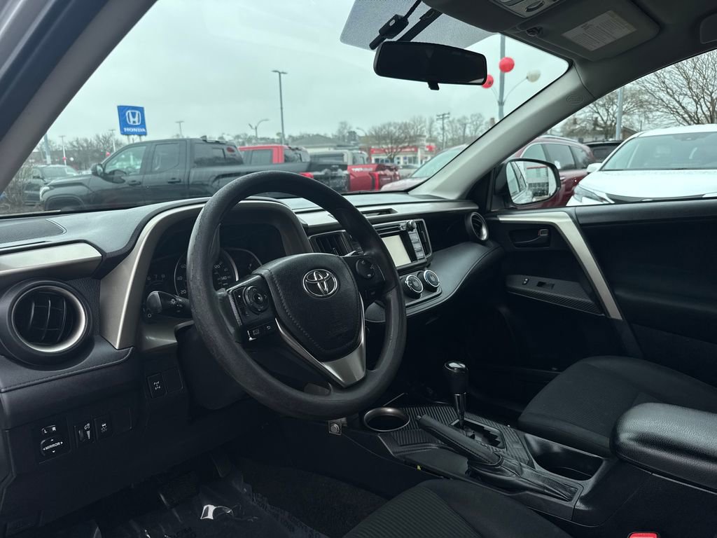 Used 2014 Toyota RAV4 LE image 14