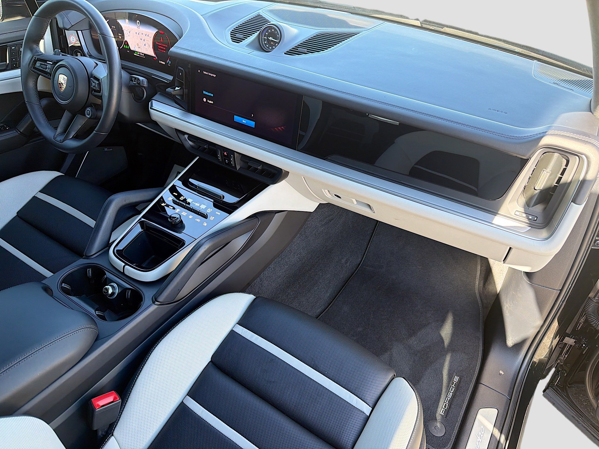 Used 2024 Porsche Cayenne Turbo image 13