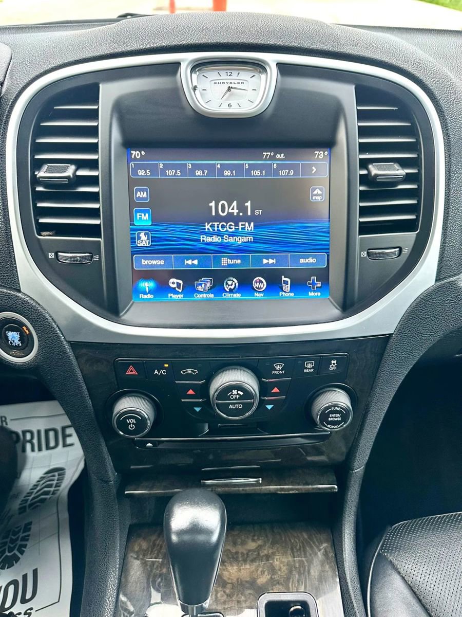 Used 2013 Chrysler 300 C w/ Harman Kardon Audio Group RWD image 17
