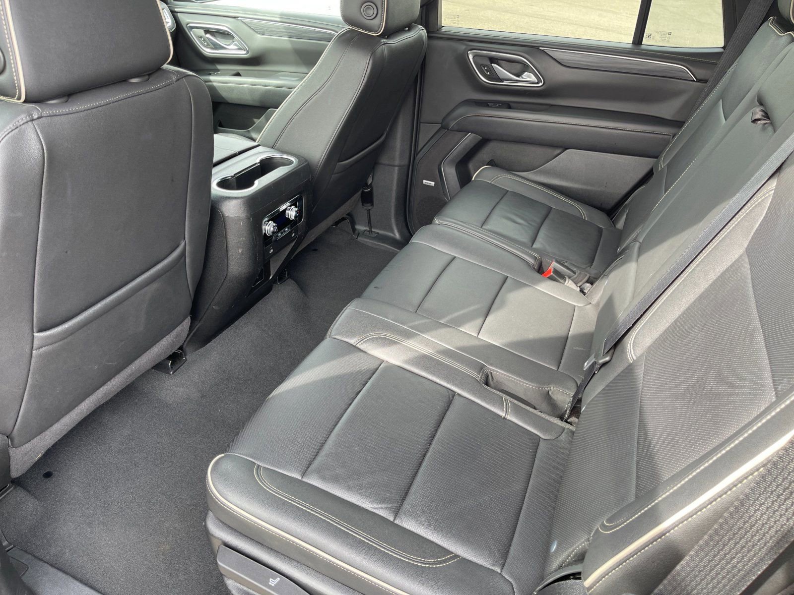 Used 2024 GMC Yukon SLT image 13