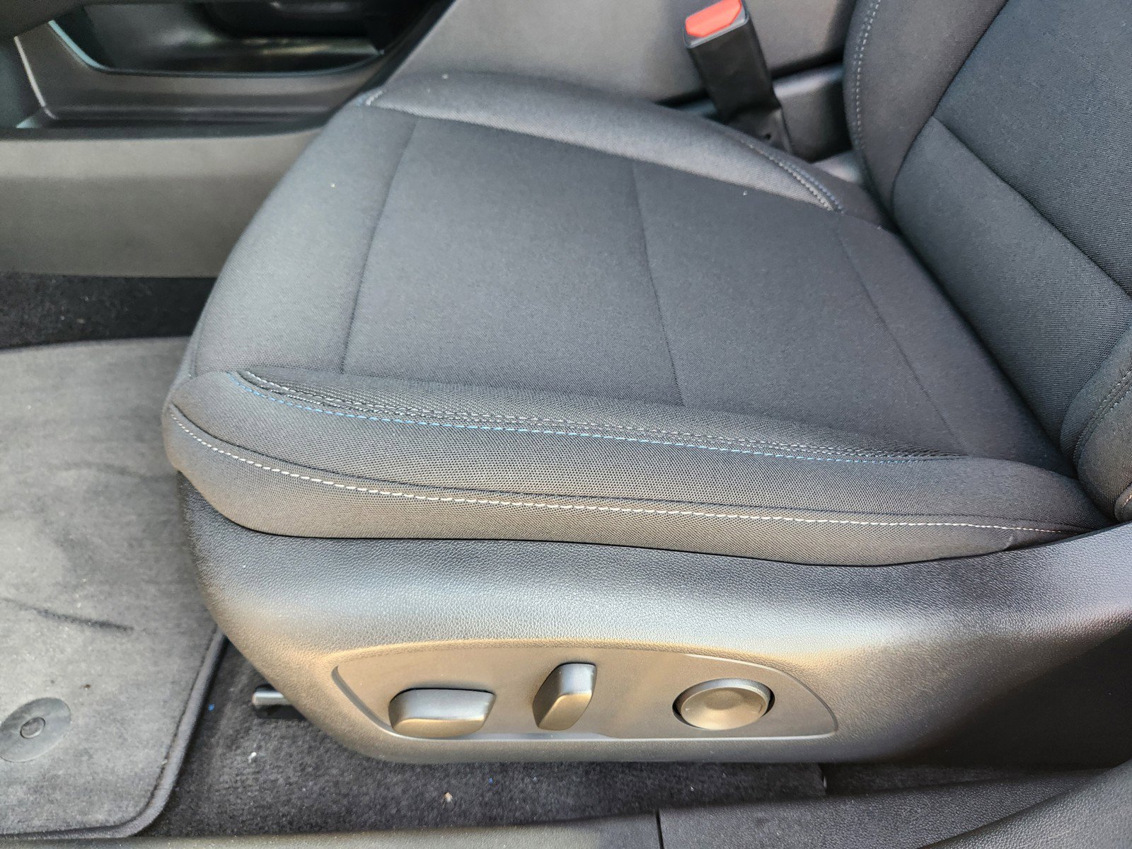 New 2026 Chevrolet Equinox EV LT w/ Comfort Package image 18