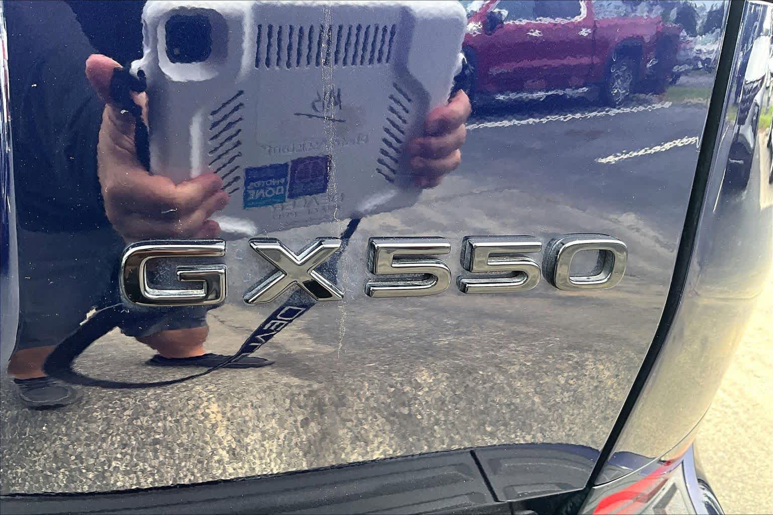 Used 2025 Lexus GX 550 w/ Accessory Package (2T) AWD/4WD image 10