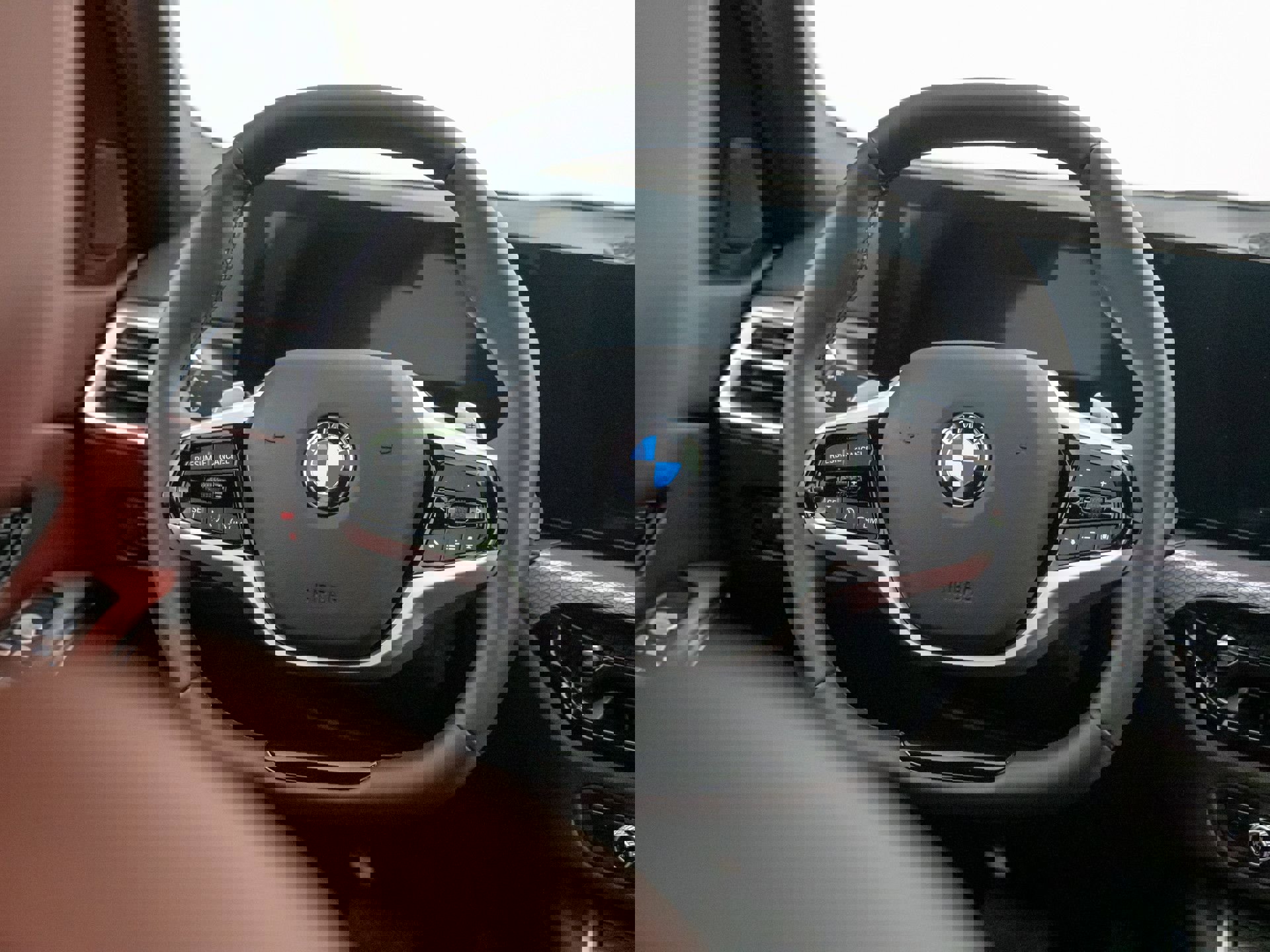 New 2025 BMW 330i xDrive Sedan w/ Convenience Package AWD/4WD image 11