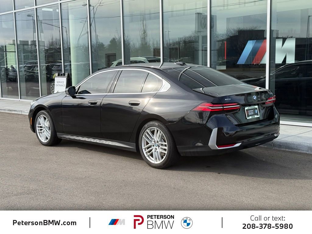 Used 2025 BMW 530i xDrive image 3