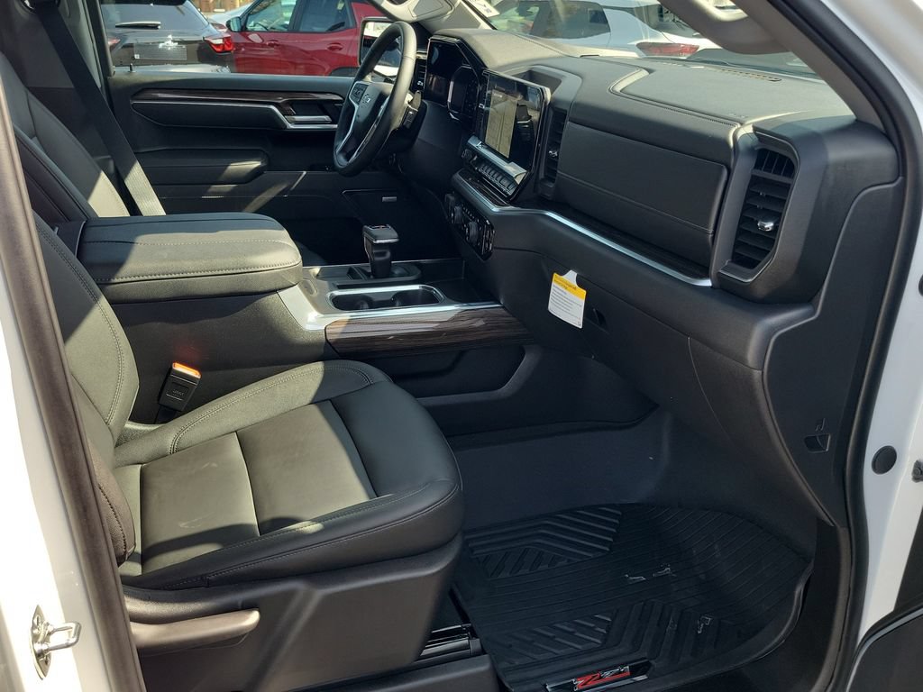Used 2026 Chevrolet Silverado 1500 LT Trail Boss w/ LT Trail Boss Premium Package AWD/4WD image 19