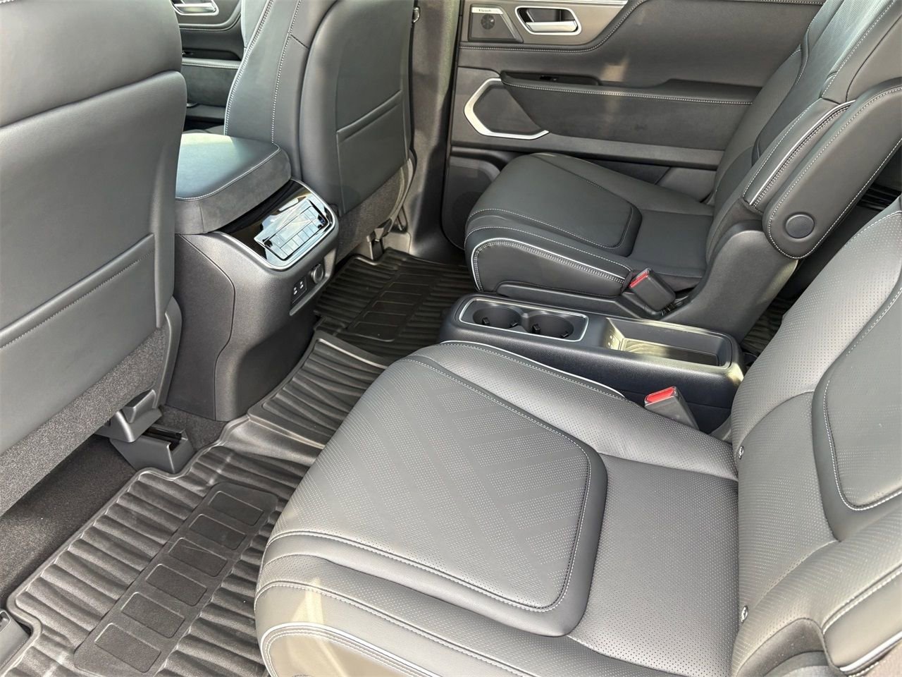 New 2026 INFINITI QX80 Luxe RWD image 18