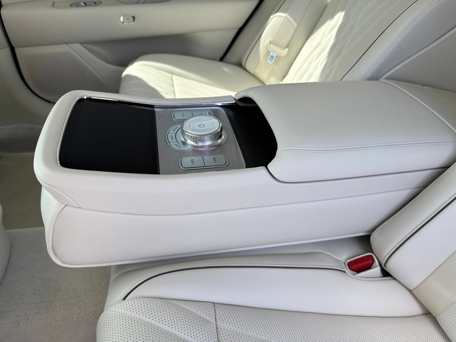 New 2026 Genesis G90 3.5T AWD/4WD image 15