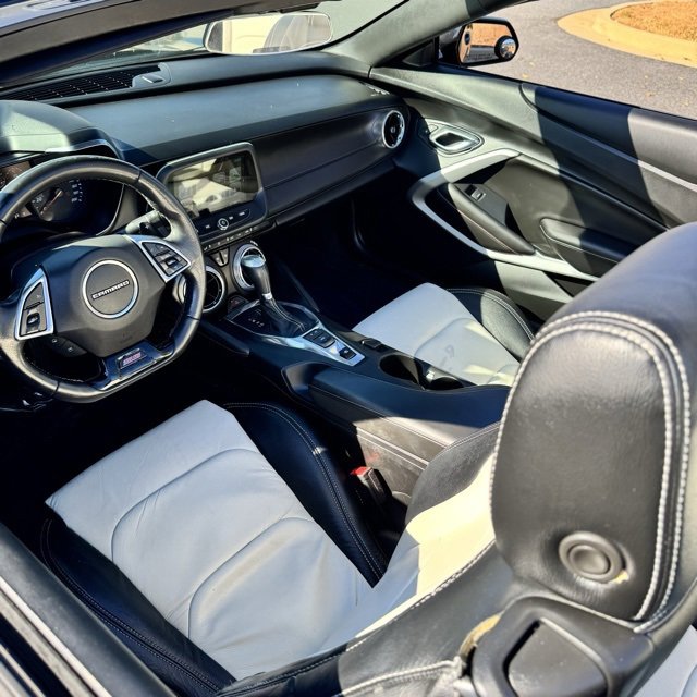 Used 2018 Chevrolet Camaro SS image 25