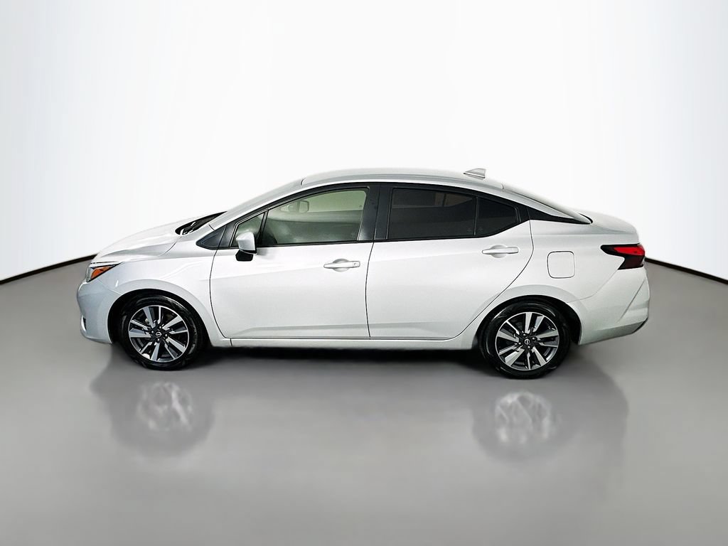 Used 2023 Nissan Versa SV FWD image 4