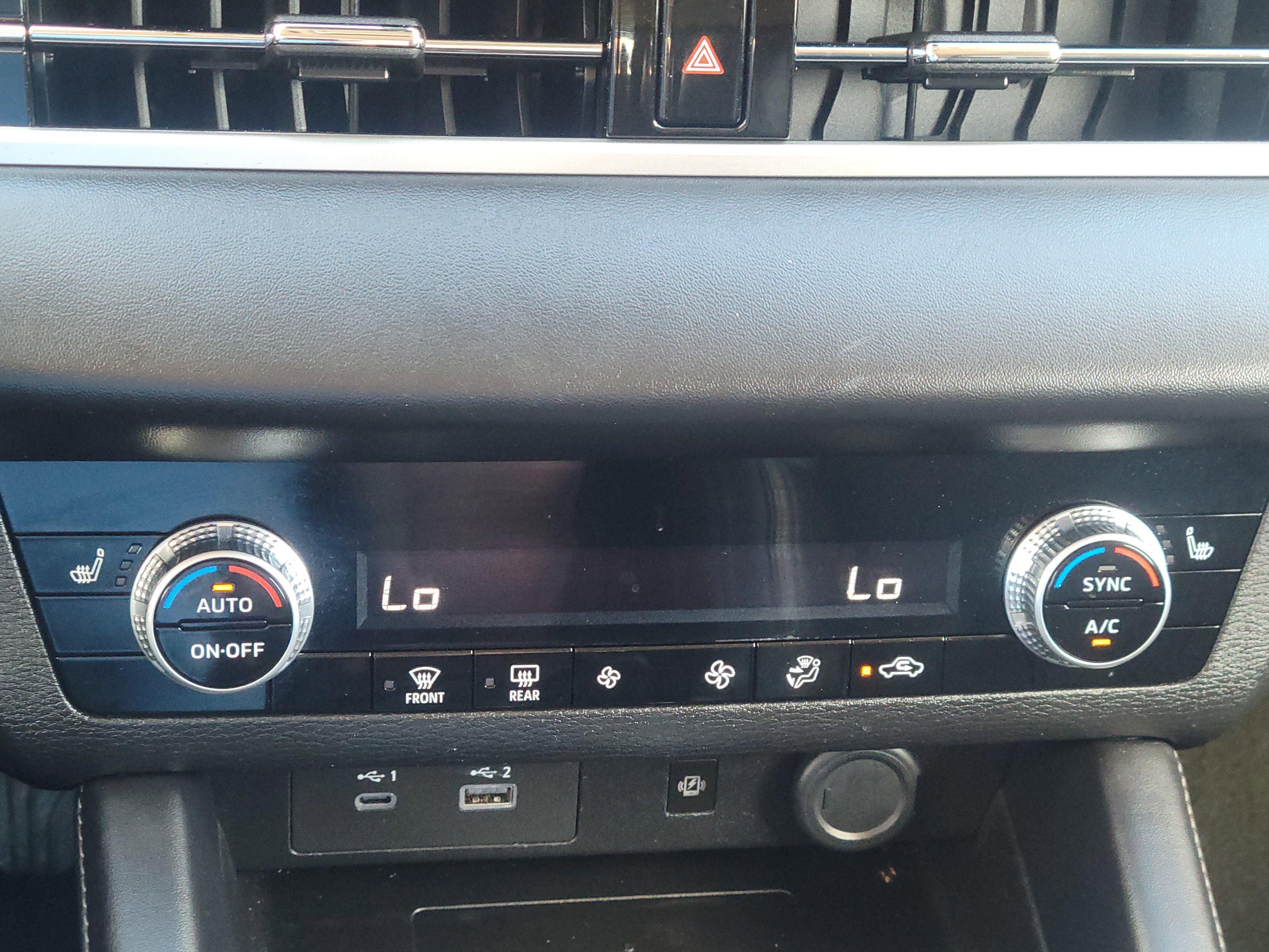 Used 2024 Mitsubishi Outlander SE Black Edition image 20