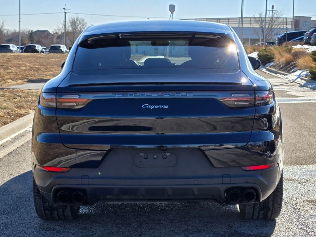 Certified 2023 Porsche Cayenne Platinum Edition image 6