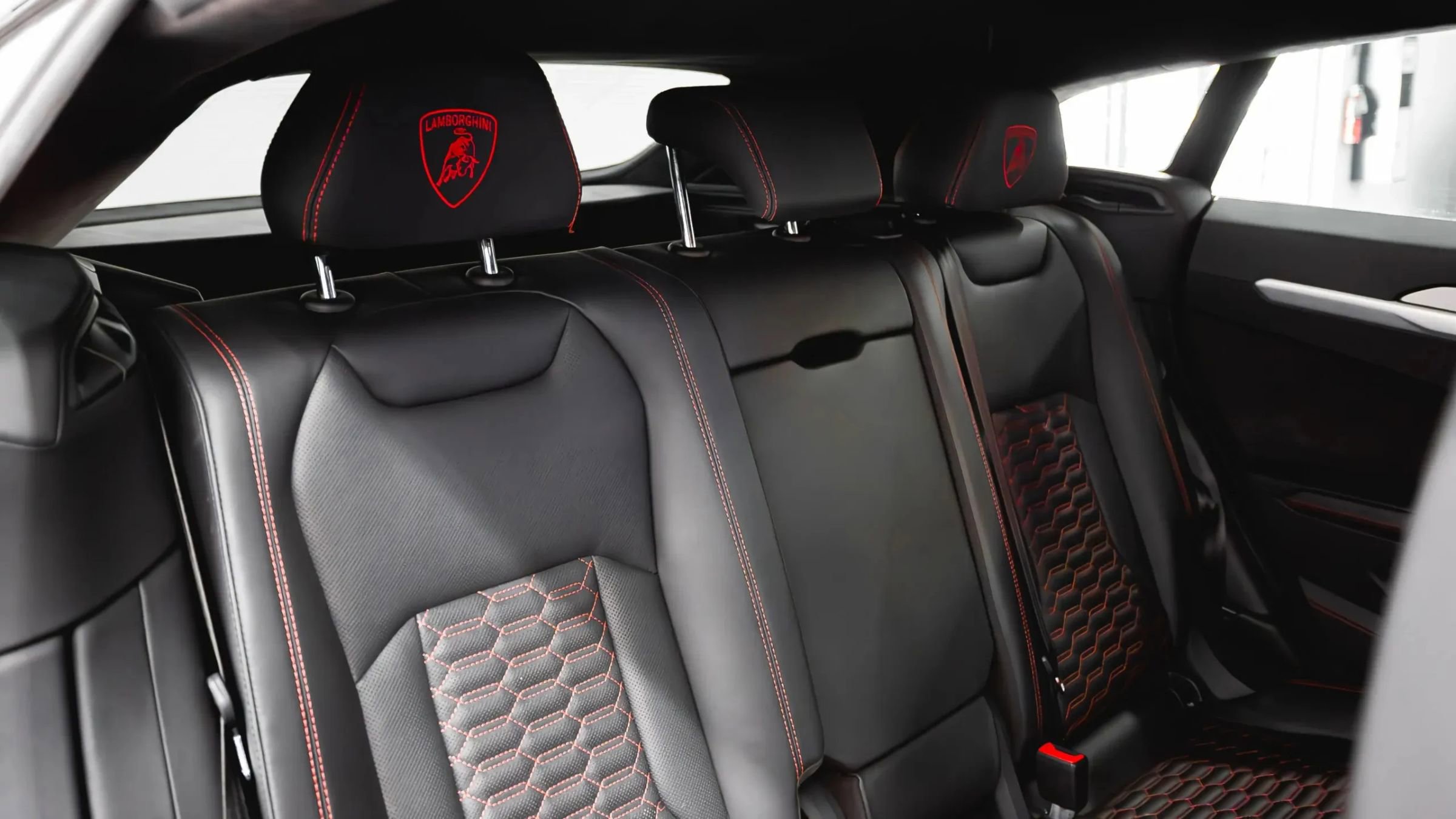 Used 2021 Lamborghini Urus image 24