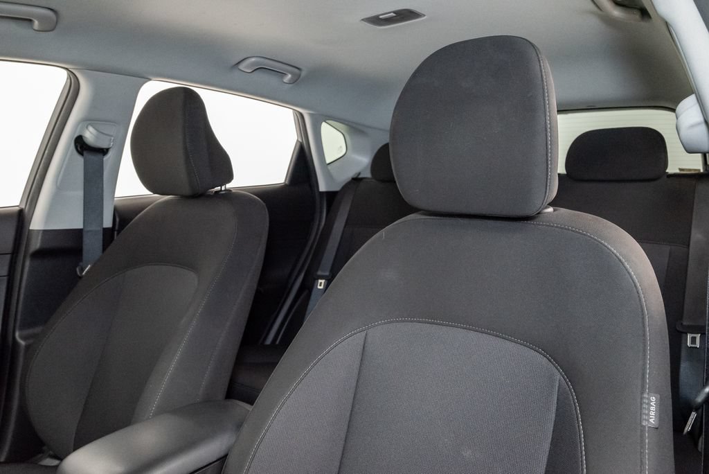 Used 2025 Hyundai Kona SEL FWD image 11