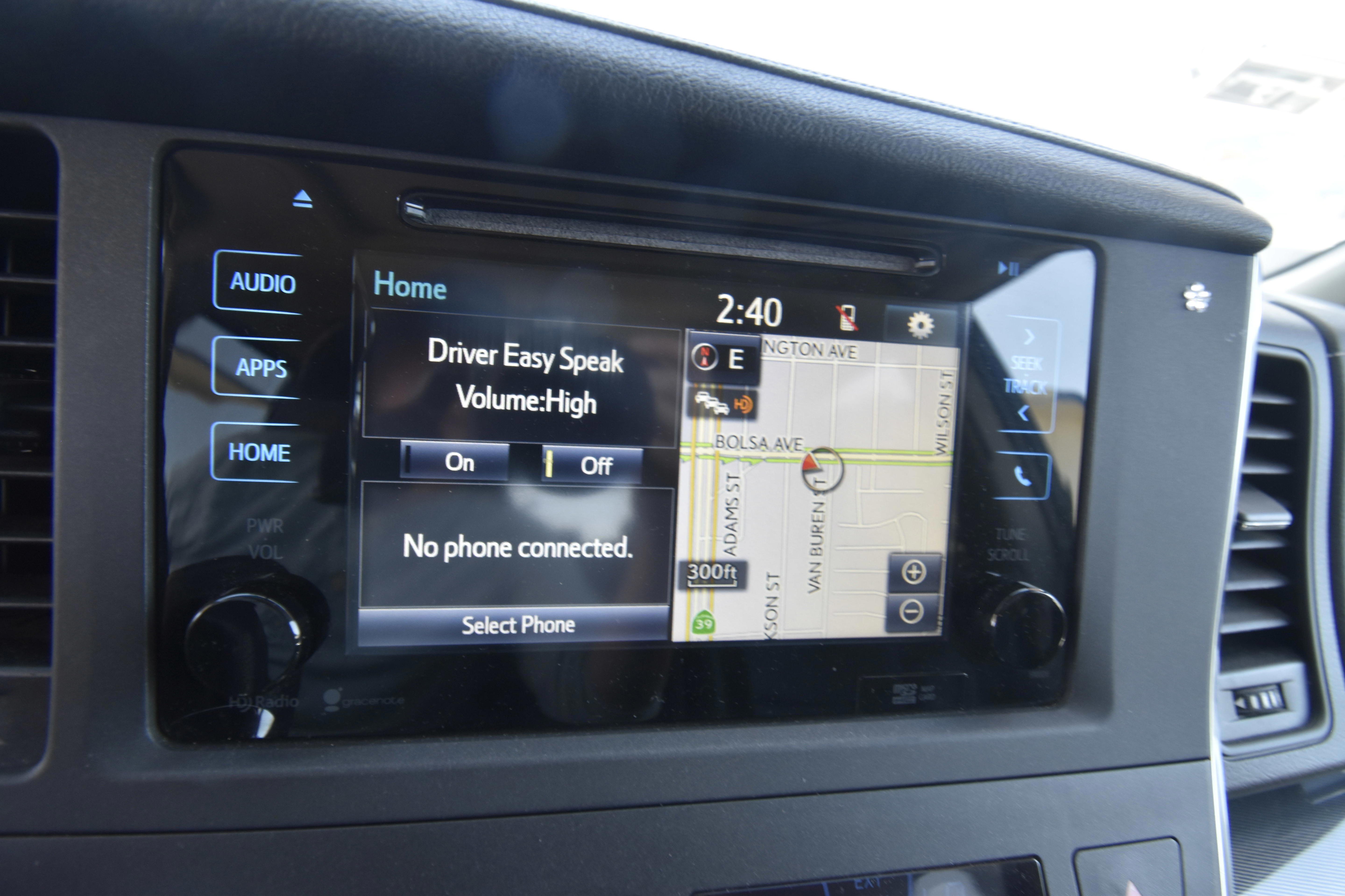Used 2015 Toyota Sienna SE Premium FWD image 17