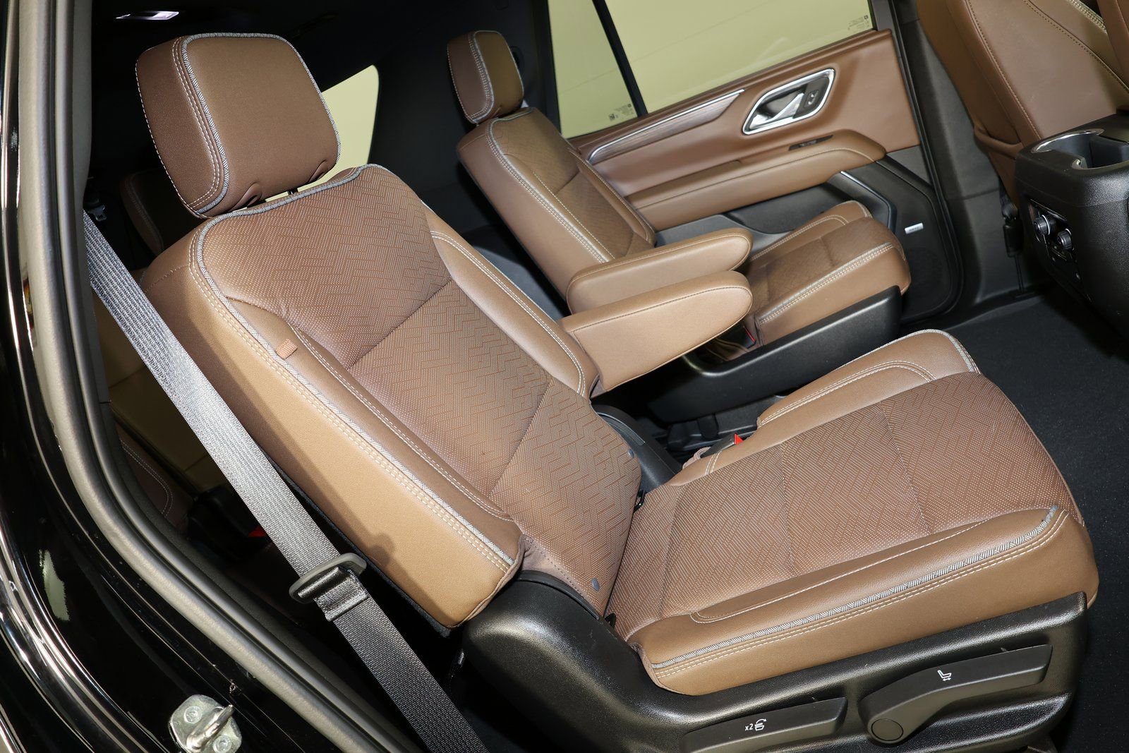 Used 2024 Chevrolet Tahoe High Country image 45