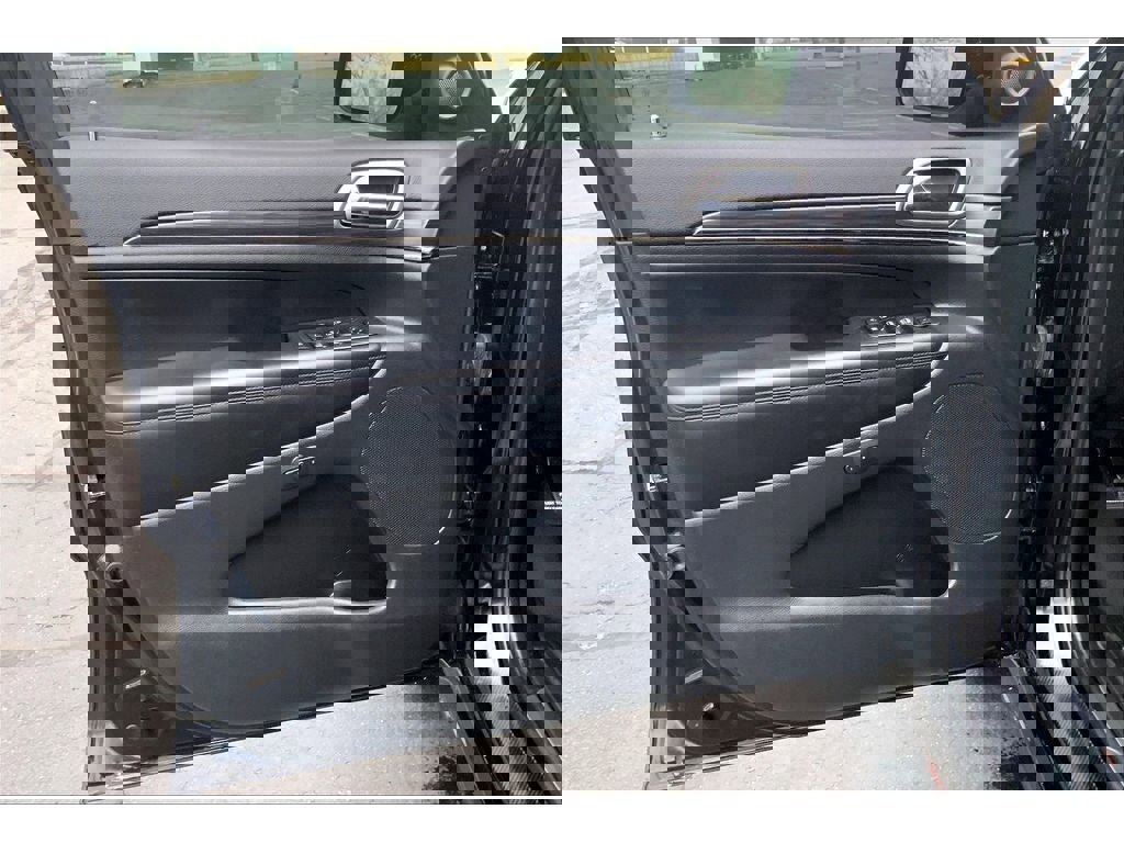 Used 2020 Jeep Grand Cherokee Limited X image 24