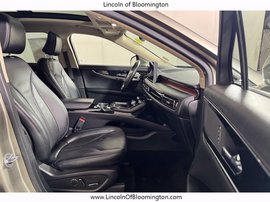 Used 2023 Lincoln Nautilus Reserve AWD/4WD image 11
