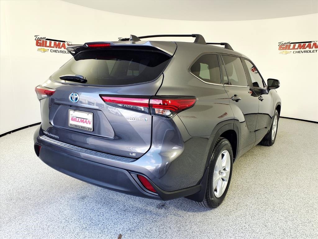 Used 2023 Toyota Highlander LE image 7