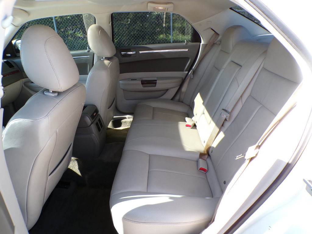 Used 2008 Chrysler 300 Limited AWD/4WD image 19
