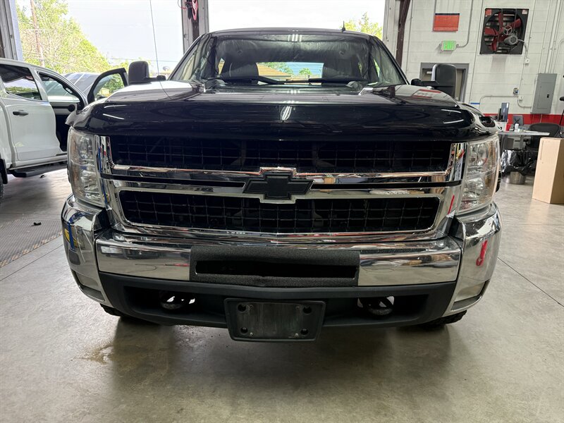 Used 2010 Chevrolet Silverado 2500 LTZ w/ Convenience Package AWD/4WD image 3