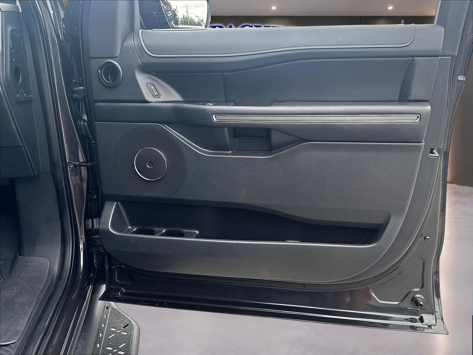 Certified 2023 Ford Expedition XLT RWD image 31