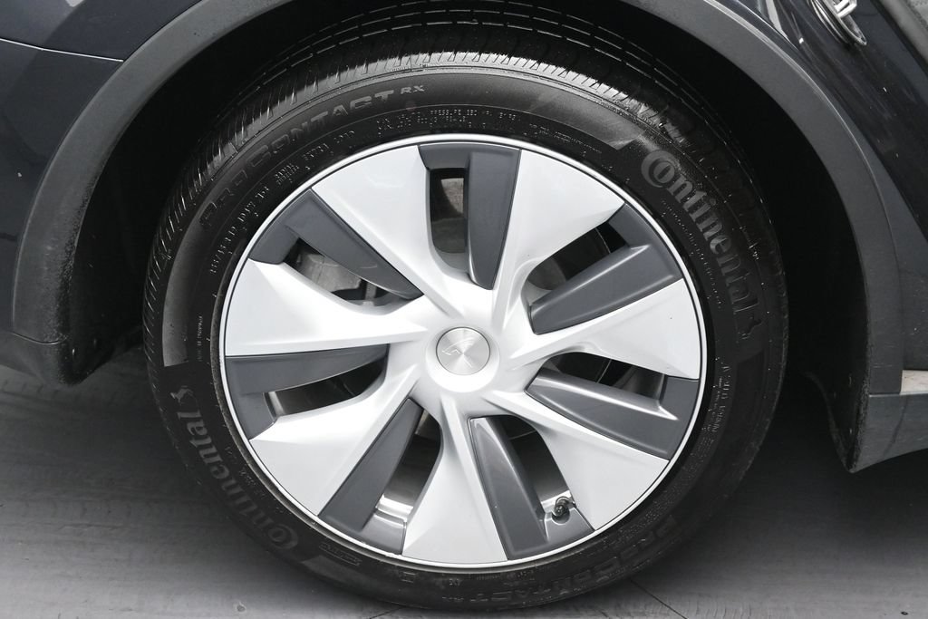 Used 2024 Tesla Model Y Long Range AWD/4WD image 30