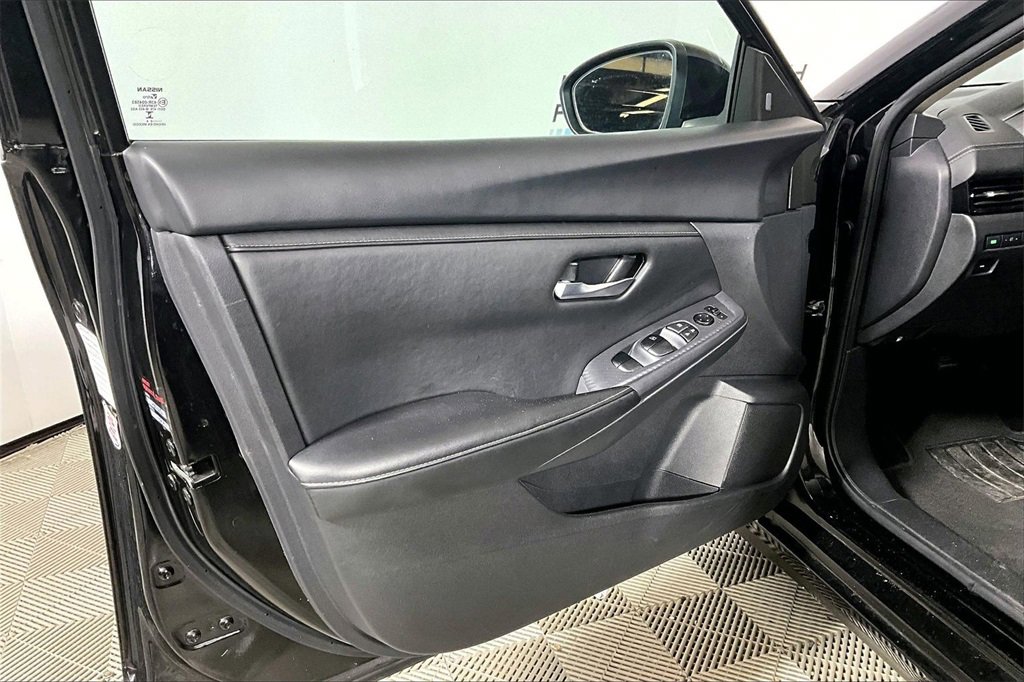 Used 2024 Nissan Sentra SV image 18