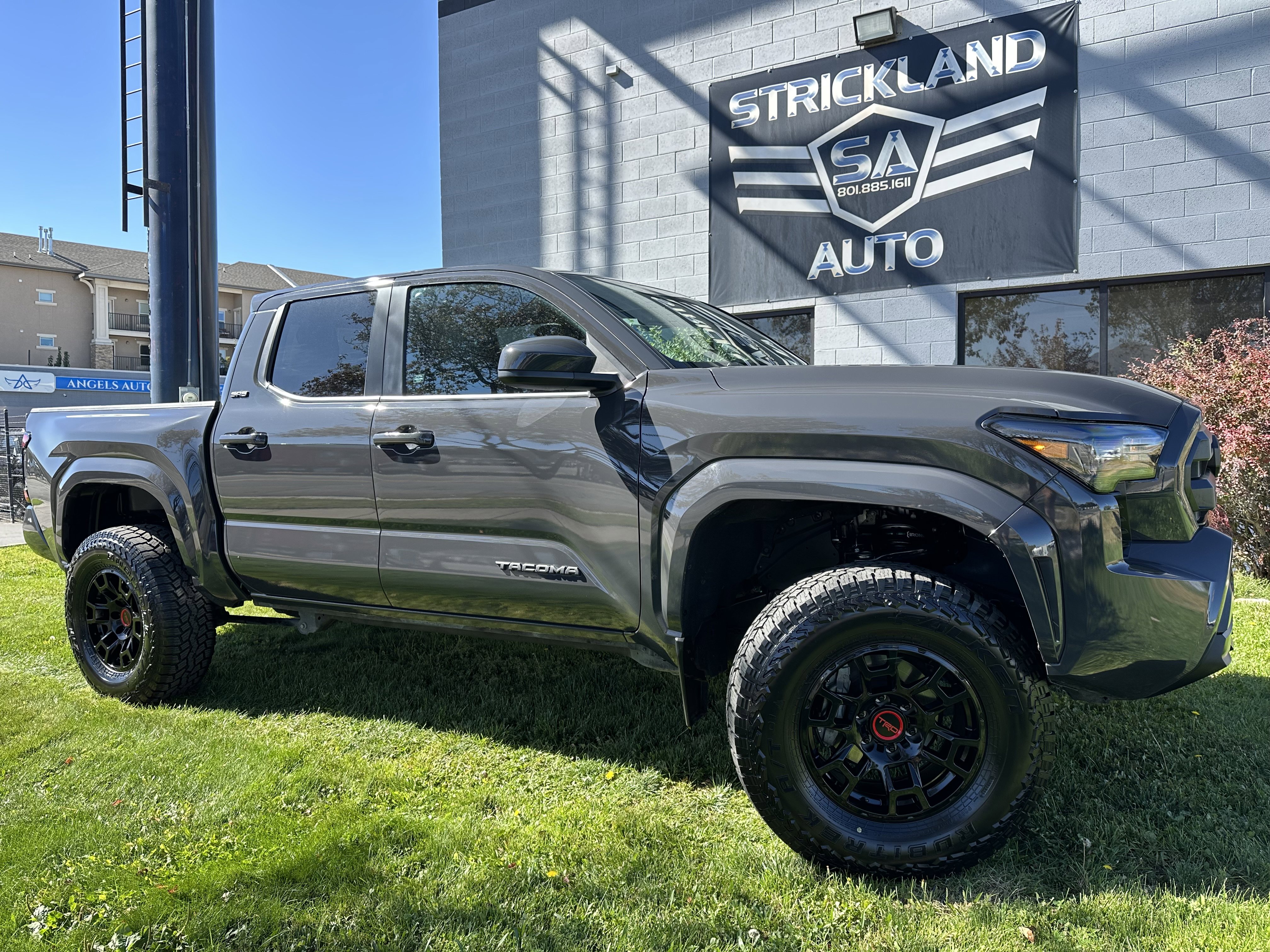 Used 2024 Toyota Tacoma SR5 image 1