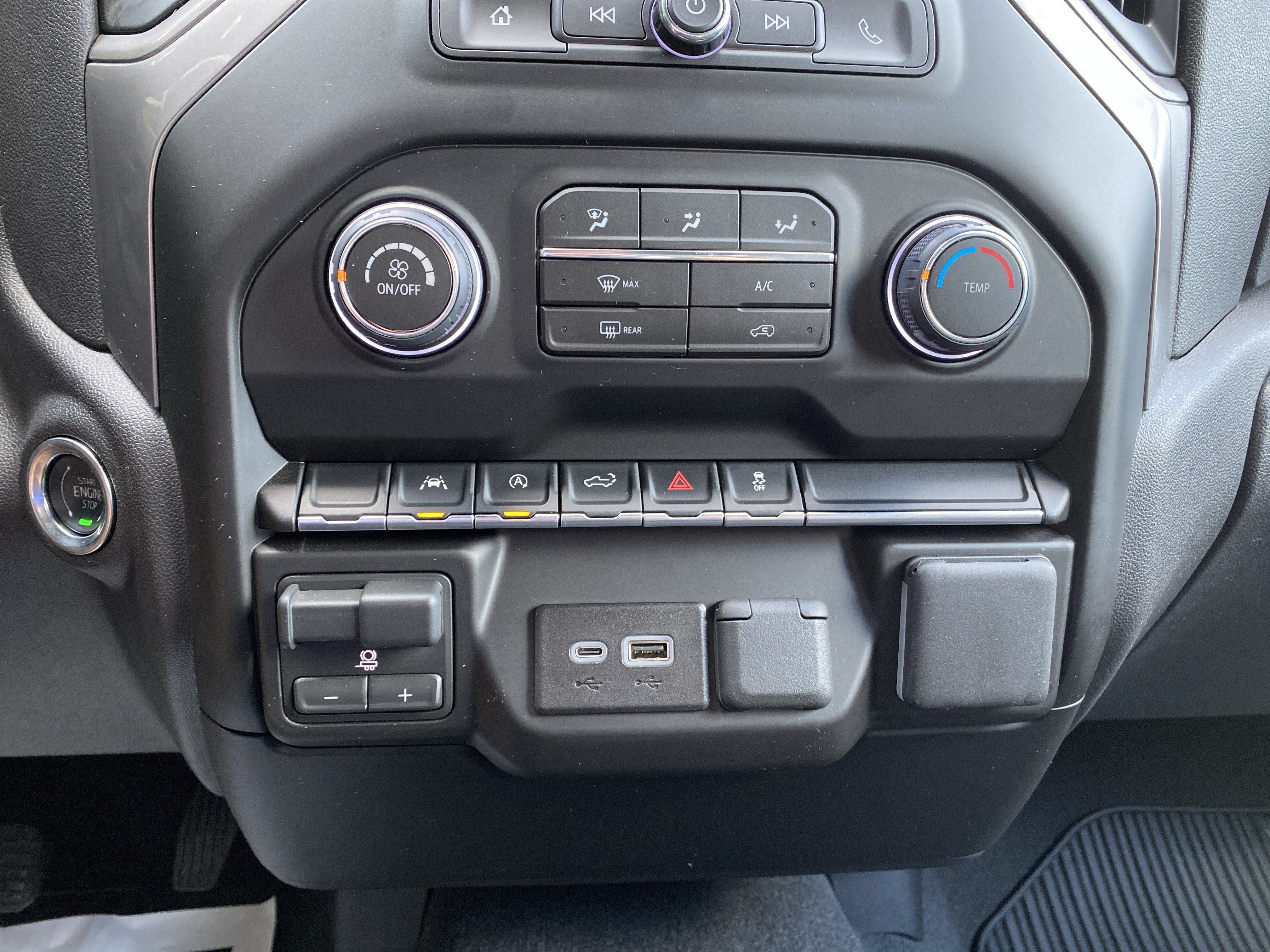 Used 2026 Chevrolet Silverado 1500 Custom AWD/4WD image 28