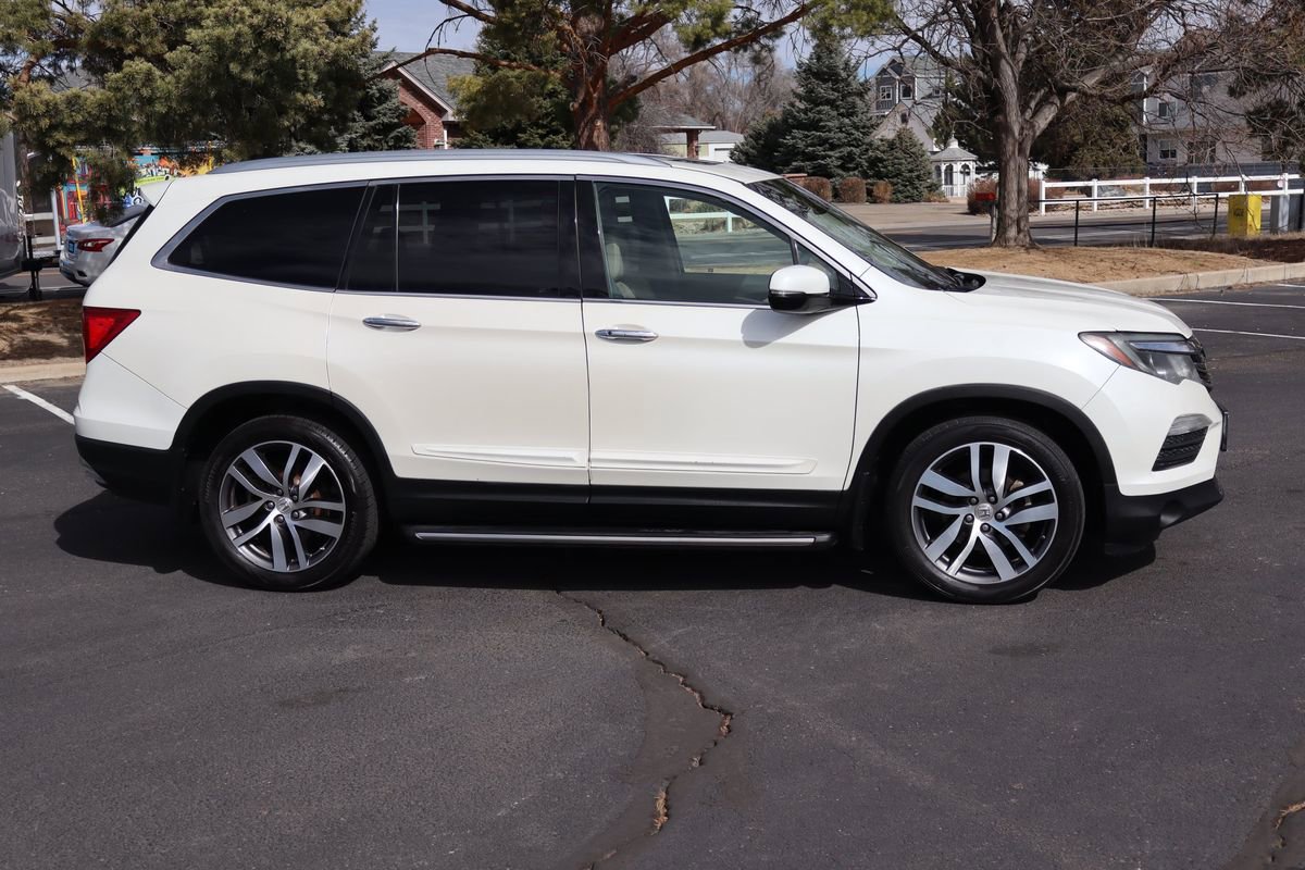 Used 2016 Honda Pilot Elite image 3