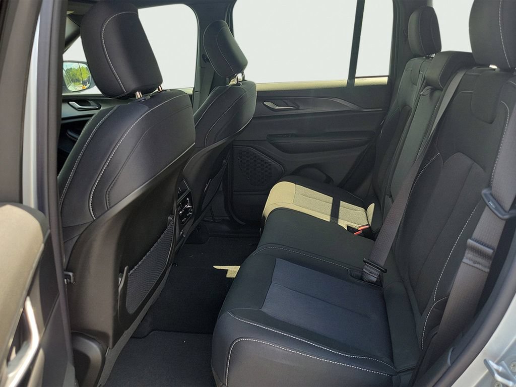 New 2026 Jeep Grand Cherokee Laredo X RWD image 32