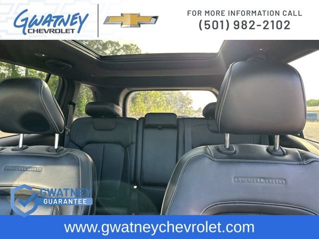 Used 2022 Jeep Grand Cherokee Overland AWD/4WD image 28