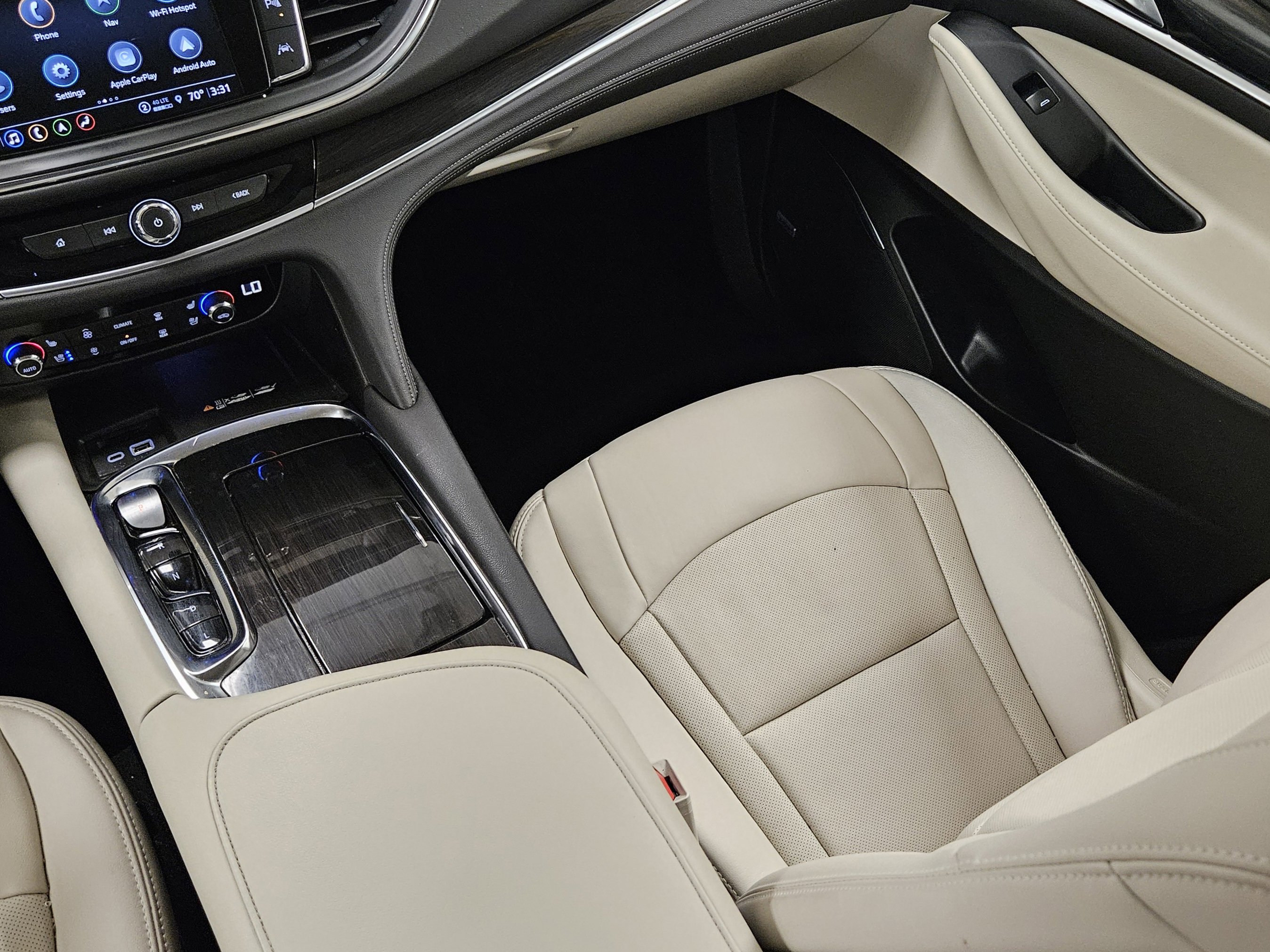 Used 2022 Buick Enclave Premium w/ Experience Buick Package image 16