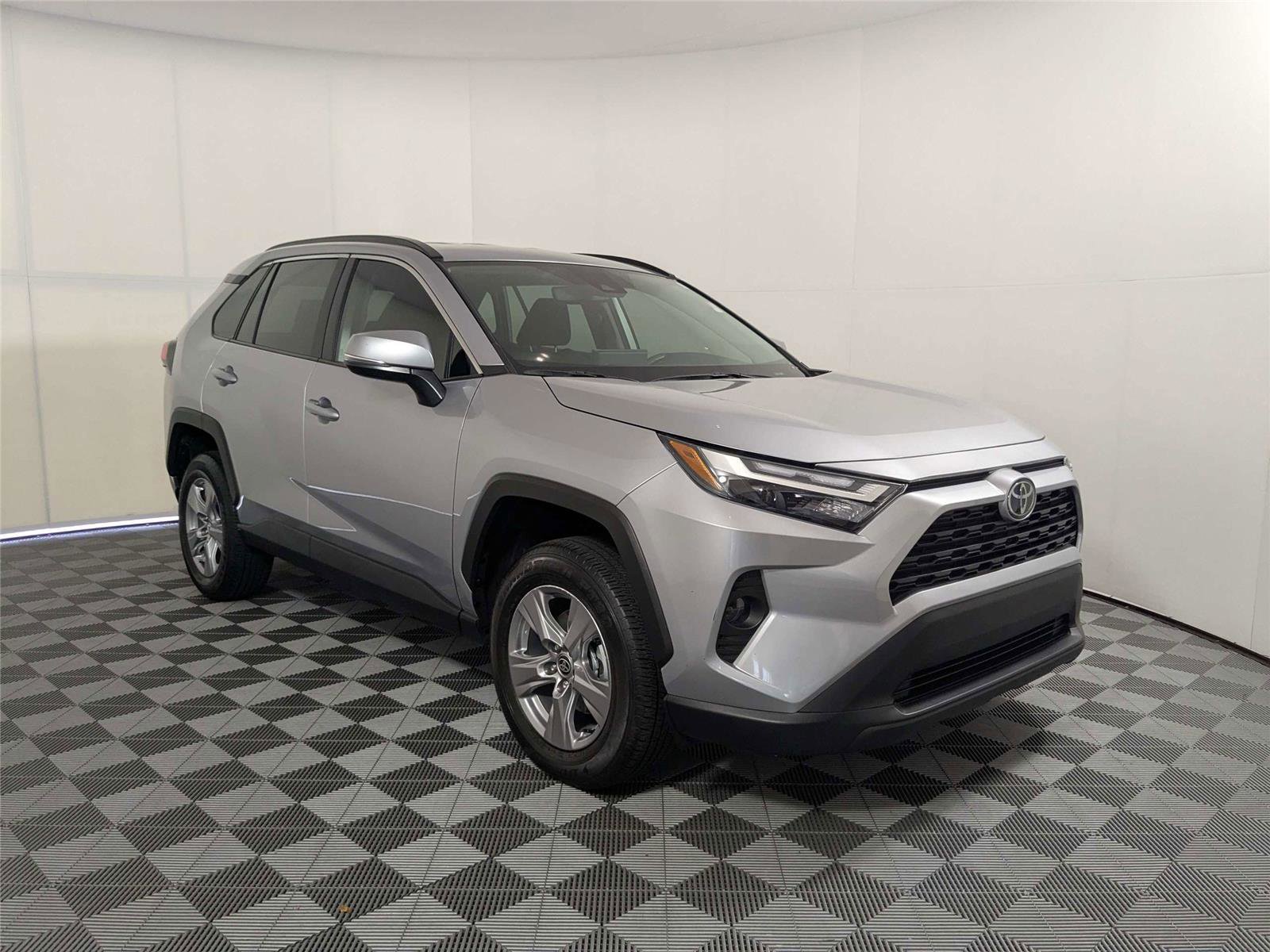 Certified 2025 Toyota RAV4 XLE FWD image 3