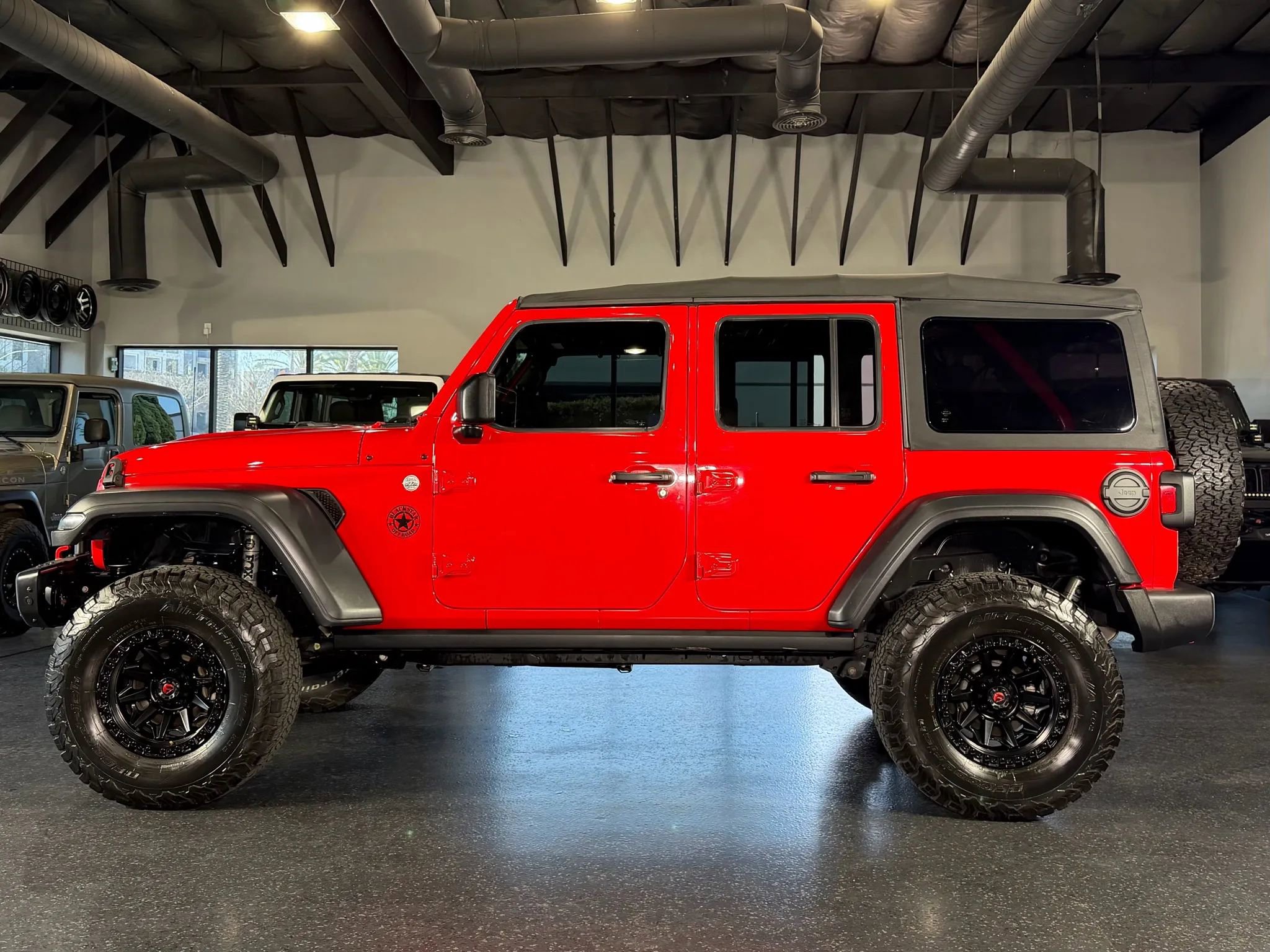 Used 2018 Jeep Wrangler Unlimited Sport image 6