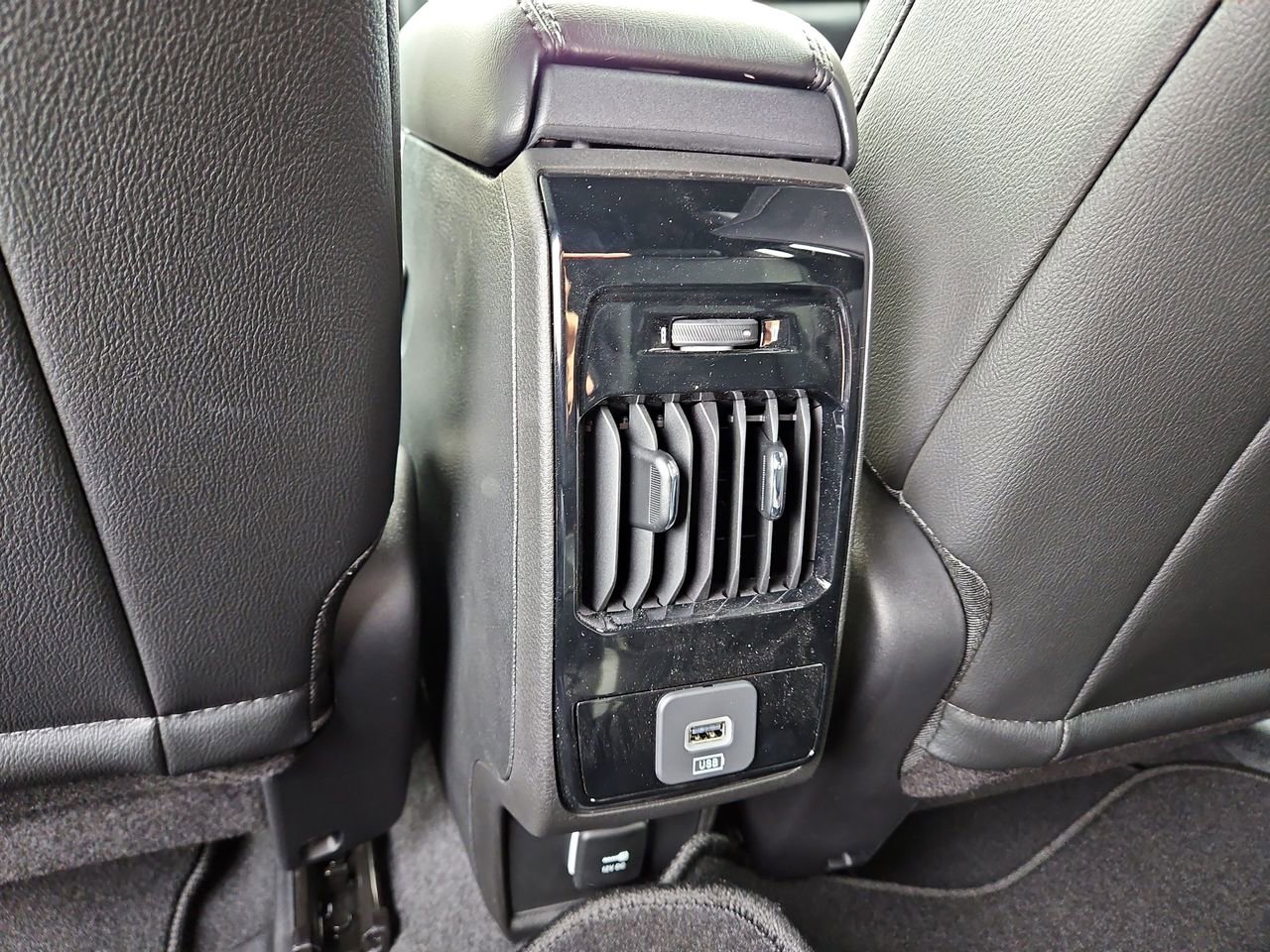 New 2026 Jeep Compass Latitude image 14