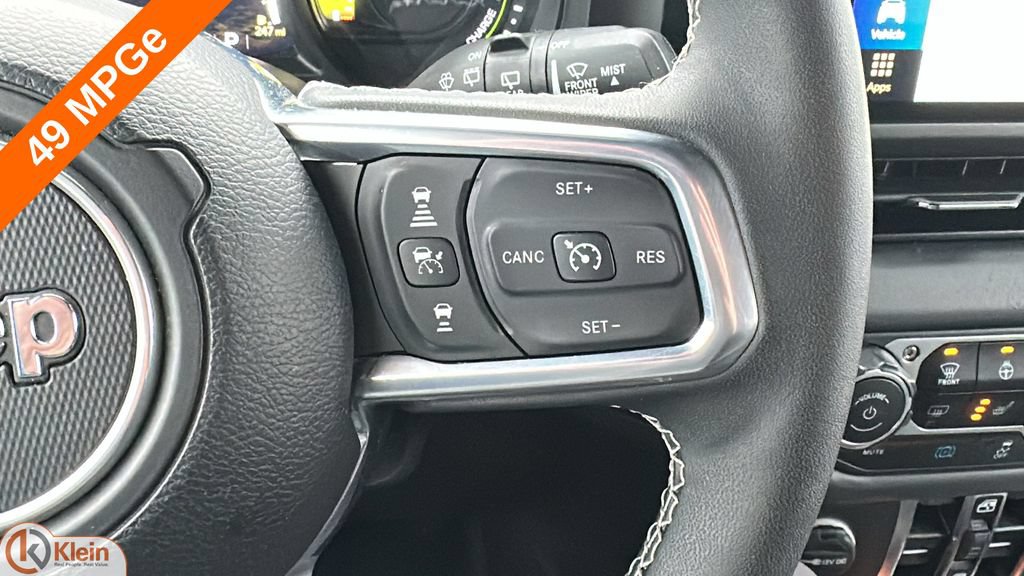 Used 2025 Jeep Wrangler Unlimited Sahara w/ Safety Group AWD/4WD image 18